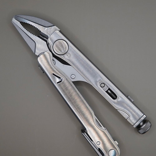 Leatherman Crunch new with leather sheath and box