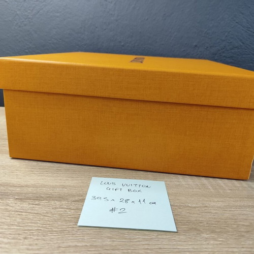 Louis Vuitton box used, 30.5 x 28 x 11 cm