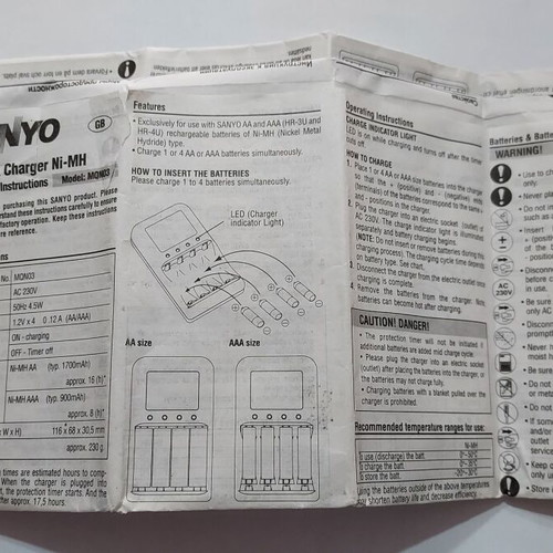 Sanyo Ni-MH battery charger for 4 AA or AAA batteries