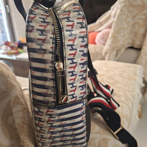 Tommy Hilfiger backpack like new, white and blue