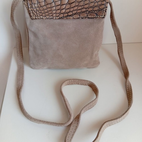 Saint Clair Paris leather crossbody bag like new, beige, croco print