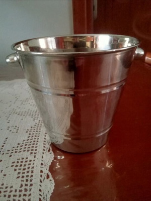 Inox σαμπανιέρα καινούργια, διάμετρος 12 εκατοστά