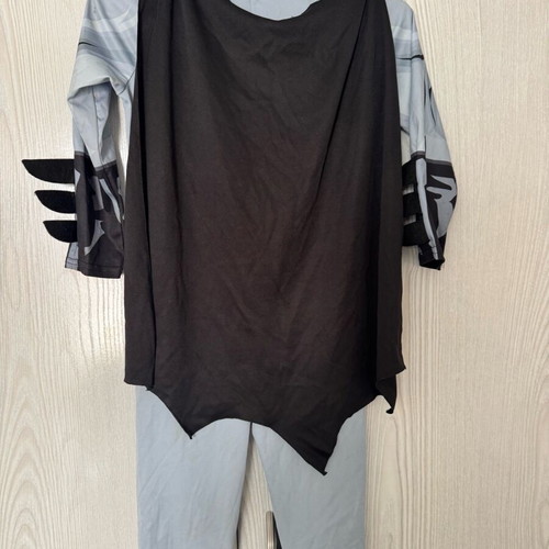 Batman costume used with mask and cape for 6 years old