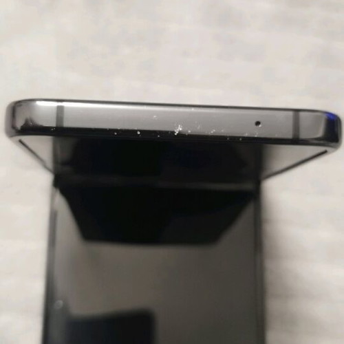 Samsung Z Flip 4 used, lilac with broken screen for parts or repair
