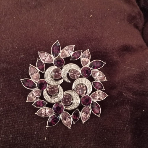 Pin like new