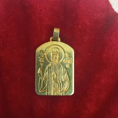Gold-plated pendant amulet like new with faux chain 64cm