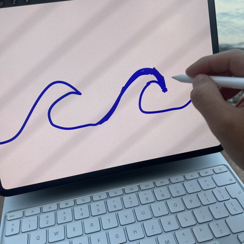 Apple iPad Pro M4 13” like new with keyboard, pencil, and accessories