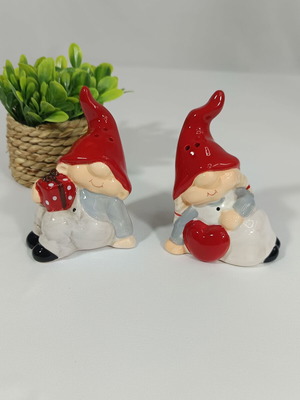 Ceramic gnome salt and pepper shaker set like new