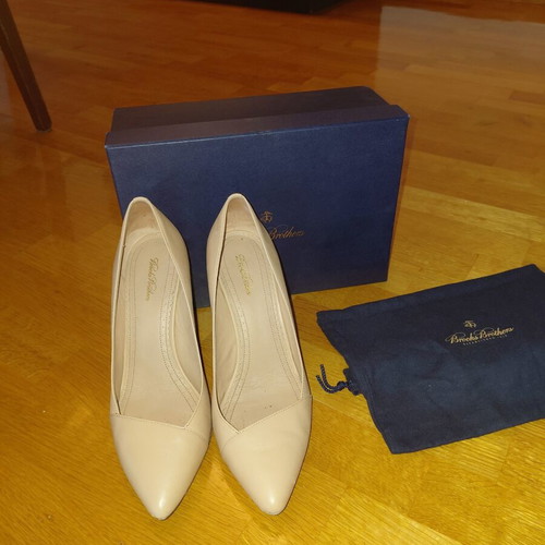Brooks Brothers nude pumps size 40 used, 9 cm heel