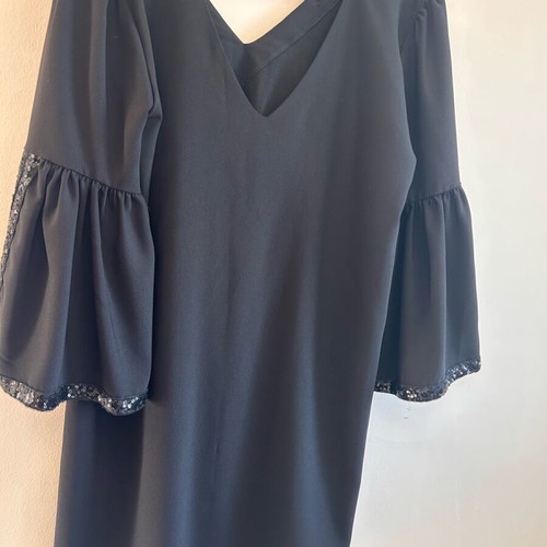 Black oversized dress new, size small, knee-length