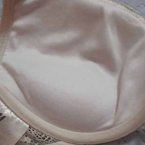 H&M White/Cream Lace Push-Up Bra Size 70B Like New