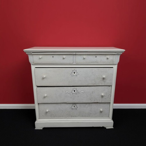 Wooden dresser used with 5 drawers, vintage style