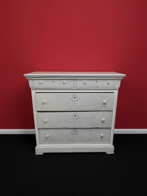 Wooden dresser used with 5 drawers, vintage style