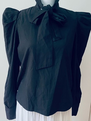 Stradivarius shirt black size S like new with shoulder details and neck tie