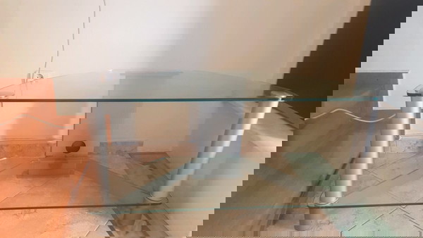 επιπλο ηχοσυστηματος και TV