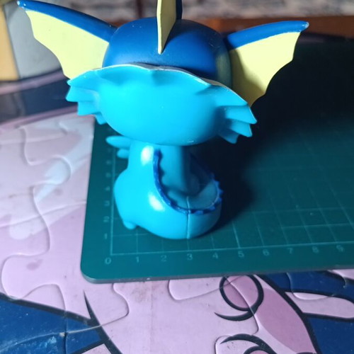 Funko Pop! Games Pokemon Vaporeon #627 figure like new, 9-10 cm