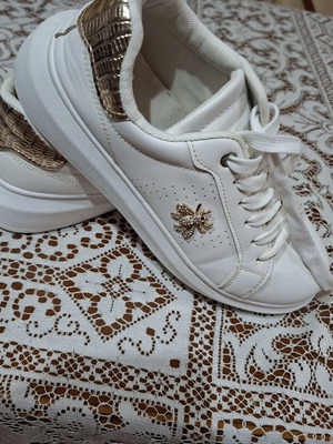 Women's white sneakers with gold bee and rhinestones size 38 like new