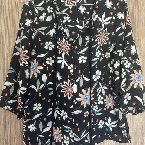 Floral blouse like new, spring-autumn with 3/4 sleeve one size