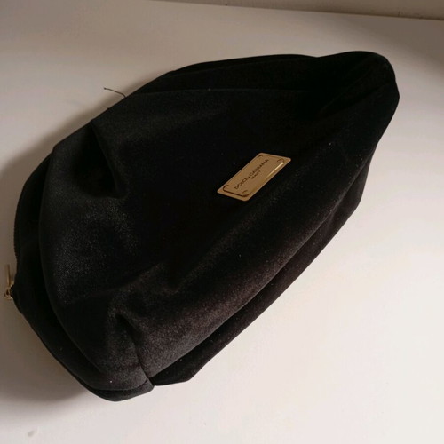 D&G women's velvet toiletry bag new black