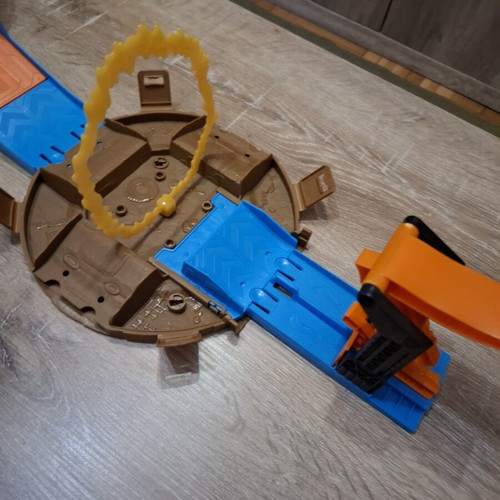 Hot Wheels Monster Trucks Stuntfire play set