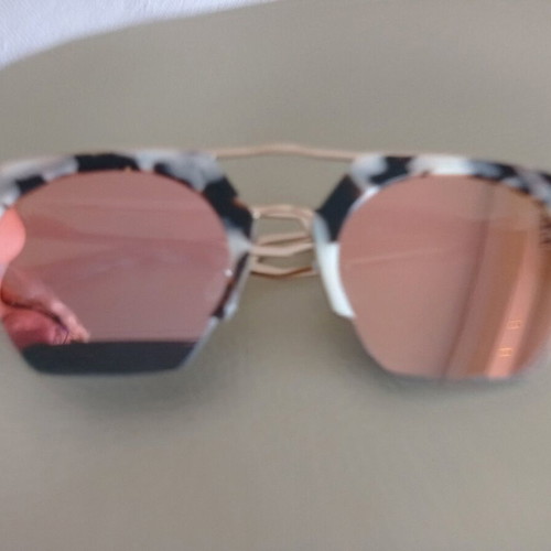 Med sunglasses used with metal and acetate frame, pink gold lenses