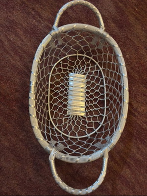 Metal bread basket 23x33 like new