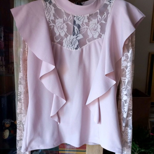 Romantic Paris blouse like new, pink