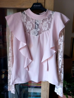 Romantic Paris blouse like new, pink