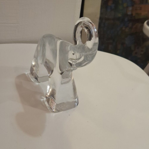 Kosta Boda glass elephant figurine paperweight like new
