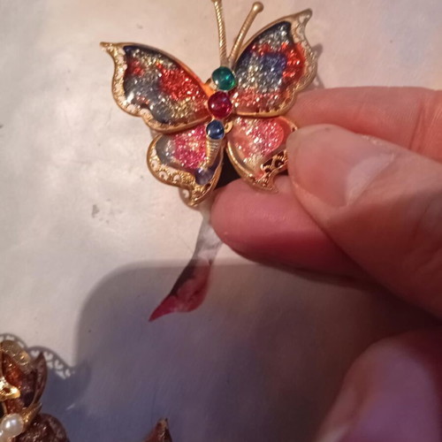 Vintage butterfly brooches like new, colorful