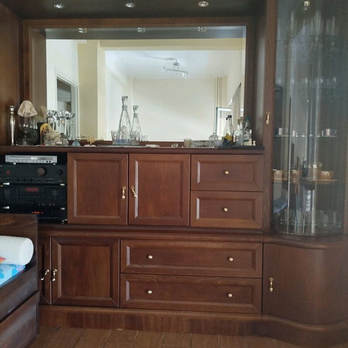 Buffet like new, disassemblable, with or without display cabinet