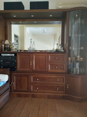 Buffet like new, disassemblable, with or without display cabinet