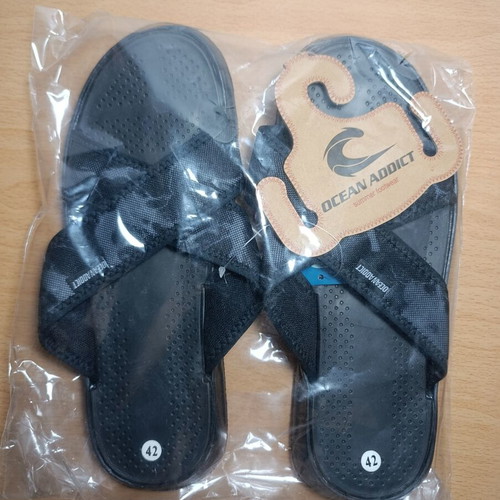 Ocean Addict unisex cross strap slippers, black, size 42