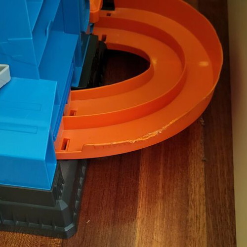 Hot Wheels Ultimate Garage with Shark, like new