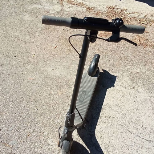 Electric scooter like new, 450W power, 20 km range