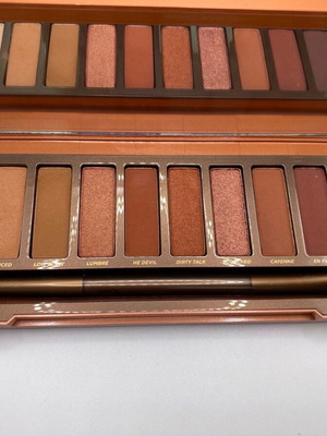 Urban Decay Naked Heat palette like new with box and brush