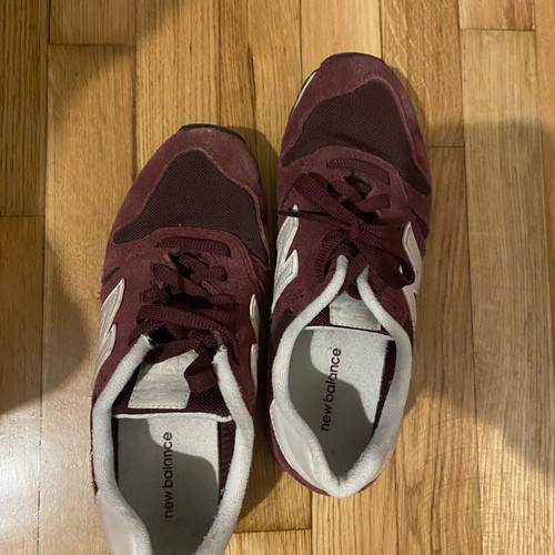 New Balance sneakers used, eggplant color, size 38
