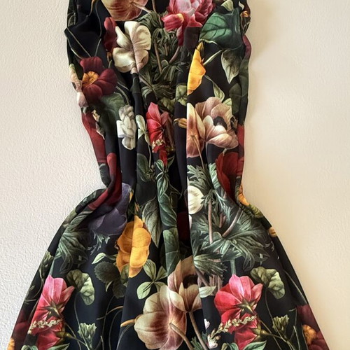 Floral Mini Dress like new, sizes XS/S with belt loops