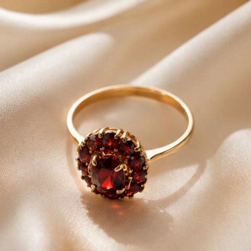 Vintage 18K Gold Rosette Ring with Garnet, Size 19