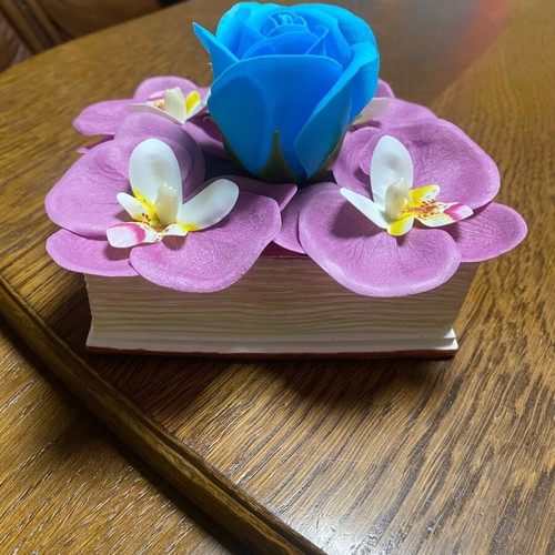Handmade bouquets new in gypsum ceramic book pot