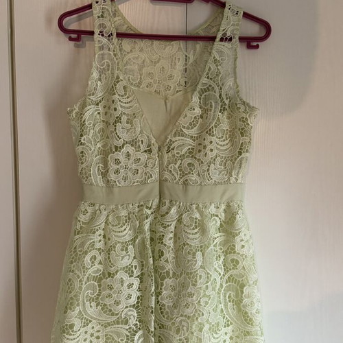 Lipsy lace dress medium size 10 lime cream like new