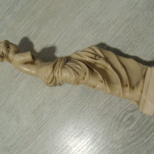 Venus figure statue used, alabaster