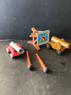 Playmobil φιγούρες με άλογα, όπλα, άρματα, καπέλα και πατς σαν καινούργιο