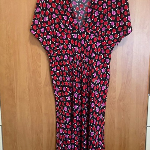 Zara floral dress used, size XL, red and - 14,00 - Vendora.cy Zara floral dress used, size XL, red and - 14,00 - Vendora.cy