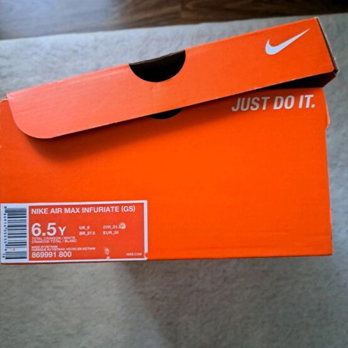 Nike Infuriate αθλητικά παπούτσια σαν καινούργιο, νούμερο 39, μαύρο και κόκκινο
