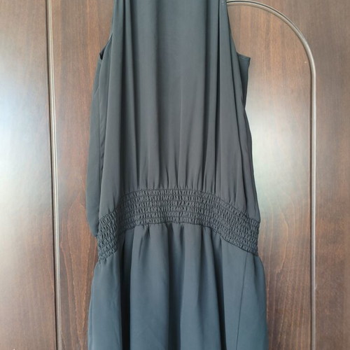 JLO Black Pleated Midi Dress Small like new