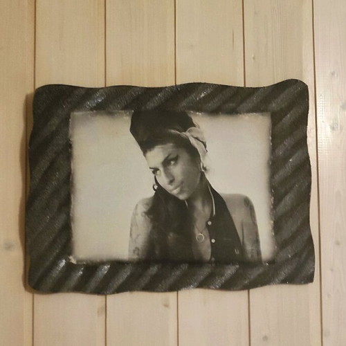 Amy Winehouse handmade frame like new, wooden