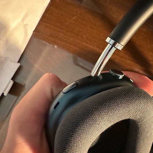 AirPods Max used with noise control issue