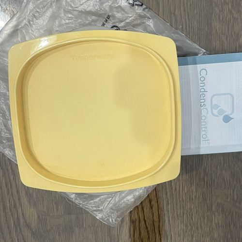 Tupperware smart cheese mini cheese keeper, yellow
