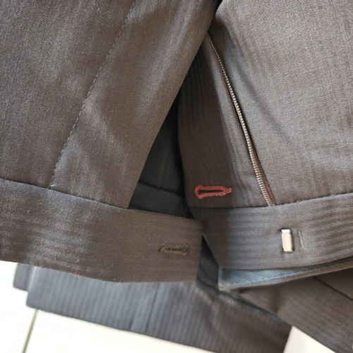 Classic men's suit, size M, virgin wool blend